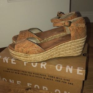 Toms wedges !